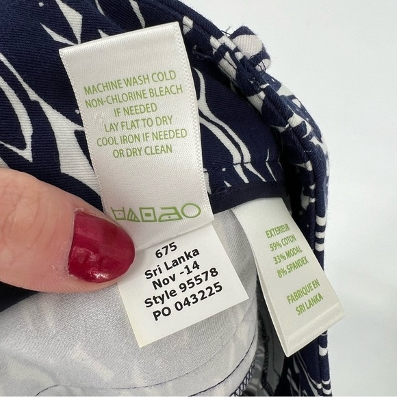 Lilly Pulitzer Navy Capri New School Fish Print Pants - Picture 10 of 14